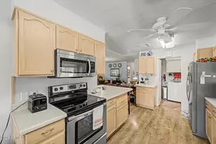 25621 S Illinois Ave, Sun Lakes, AZ 85248 - Photo 12