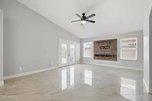 3626 W Saguaro Park Ln, Glendale, AZ 85310 - Photo 8