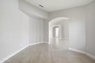 3626 W Saguaro Park Ln, Glendale, AZ 85310 - Photo 6