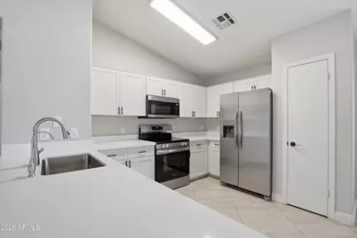 3626 W Saguaro Park Lane, Glendale, AZ 85310 - Photo 14