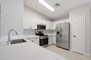 3626 W Saguaro Park Ln, Glendale, AZ 85310 - Photo 14