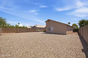 3626 W Saguaro Park Ln, Glendale, AZ 85310 - Photo 36