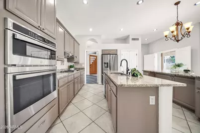 6521 W Hill Lane, Glendale, AZ 85310 - Photo 16