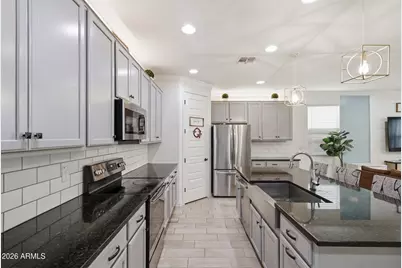 3340 W Carter Road, Phoenix, AZ 85041 - Photo 8