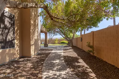 1211 E Desert Flower Lane, Phoenix, AZ 85048 - Photo 40