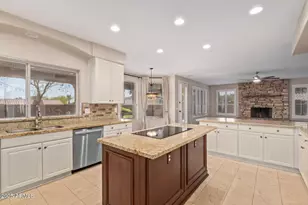 1211 E Desert Flower Ln, Phoenix, AZ 85048 - Photo 14