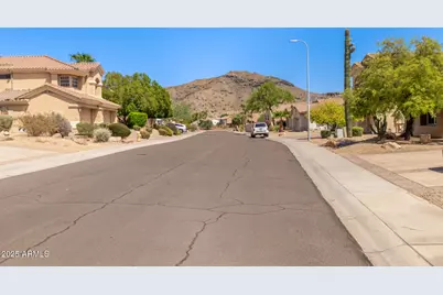1211 E Desert Flower Lane, Phoenix, AZ 85048 - Photo 4