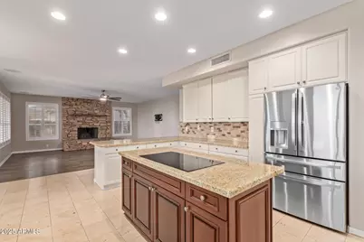 1211 E Desert Flower Lane, Phoenix, AZ 85048 - Photo 10