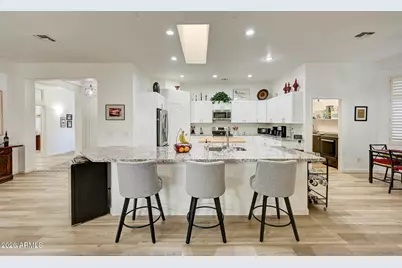 17929 W Buena Vista Drive, Surprise, AZ 85374 - Photo 6