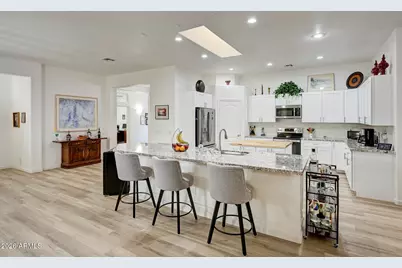 17929 W Buena Vista Drive, Surprise, AZ 85374 - Photo 8
