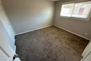 943 E Manhatton Dr, Tempe, AZ 85282 - Photo 8