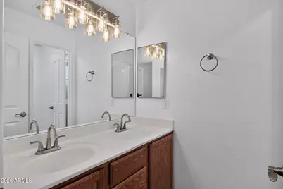 9001 S 7th Drive, Phoenix, AZ 85041 - Photo 16