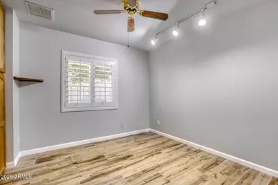 4932 W Mercer Lane, Glendale, AZ 85304 - Photo 8