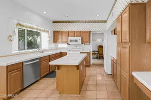 12329 N 58th Ave, Glendale, AZ 85304 - Photo 10