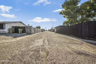5203 W Banff Lane, Glendale, AZ 85306 - Photo 32