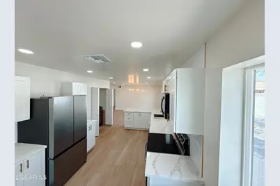 4424 W Flower Street, Phoenix, AZ 85031 - Photo 14