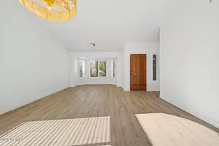 5027 E Vaughn Dr, Phoenix, AZ 85044 - Photo 6