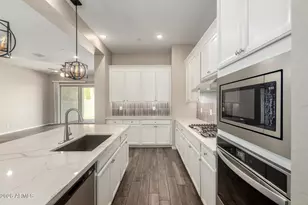 14045 W Desert Flower Dr, Goodyear, AZ 85395 - Photo 16