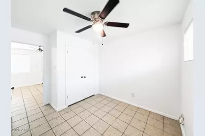3636 E Verde Lane #04, Phoenix, AZ 85018 - Photo 6