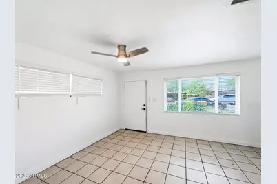 3636 E Verde Lane #05, Phoenix, AZ 85018 - Photo 4