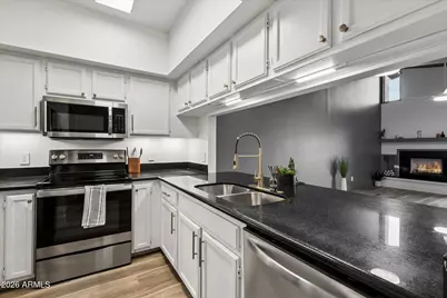 12023 N 27th Place, Phoenix, AZ 85028 - Photo 4