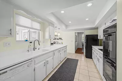 14022 N Tumblebrook Way, Sun City, AZ 85351 - Photo 18