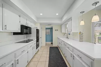 14022 N Tumblebrook Way, Sun City, AZ 85351 - Photo 16