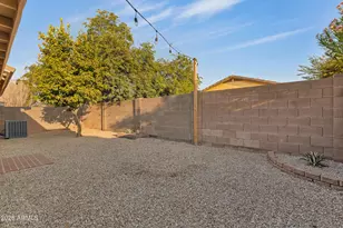 8771 W Windsor Dr, Peoria, AZ 85381 - Photo 24