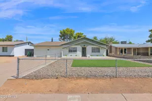 2224 E Sandra Terrace, Phoenix, AZ 85022 - Photo 2