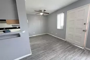 3326 W Las Palmaritas Dr, Phoenix, AZ 85051 - Photo 2