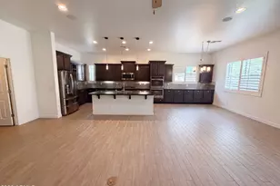 7420 W Crabapple Dr, Peoria, AZ 85383 - Photo 2
