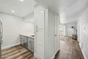 3314 N 68th Street N, Scottsdale, AZ 85251 - Photo 2