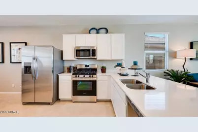 17077 W Swayback Pass, Surprise, AZ 85387 - Photo 4