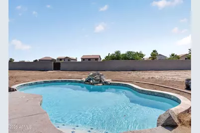 275 E Desert Holly Drive, San Tan Valley, AZ 85143 - Photo 4