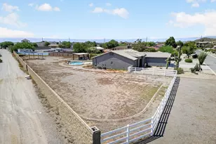 275 E Desert Holly Dr, San Tan Valley, AZ 85143 - Photo 2
