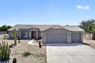 275 E Desert Holly Dr, San Tan Valley, AZ 85143 - Photo 1