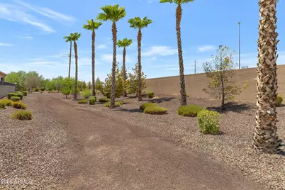 16932 W Earll Drive, Goodyear, AZ 85395 - Photo 32