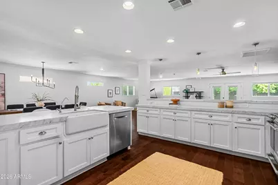 4330 E Devonshire Avenue, Phoenix, AZ 85018 - Photo 12