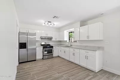 2031 N 55th Avenue, Phoenix, AZ 85035 - Photo 12