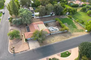 619 E Leah Ln, Gilbert, AZ 85234 - Photo 4