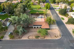 619 E Leah Ln, Gilbert, AZ 85234 - Photo 2