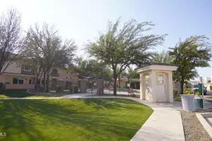 10757 N 74th St, Scottsdale, AZ 85260 - Photo 2