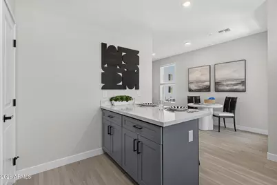 2601 E Clarendon Avenue #18, Phoenix, AZ 85016 - Photo 8