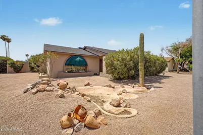 701 W Los Lagos Vista Avenue, Mesa, AZ 85210 - Photo 2