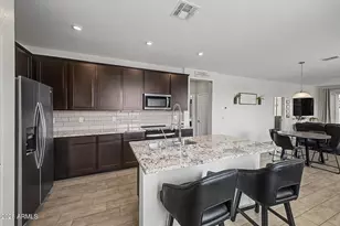 17308 W Daley Ln, Surprise, AZ 85387 - Photo 4