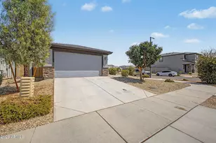 17308 W Daley Ln, Surprise, AZ 85387 - Photo 2