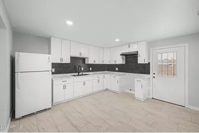 6753 W Palm Lane, Phoenix, AZ 85035 - Photo 8