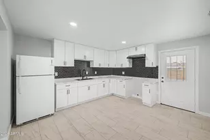 6753 W Palm Ln, Phoenix, AZ 85035 - Photo 8