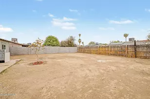 6753 W Palm Ln, Phoenix, AZ 85035 - Photo 22