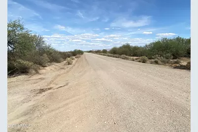 3305 N Bonanza Drive #17, Eloy, AZ 85131 - Photo 2